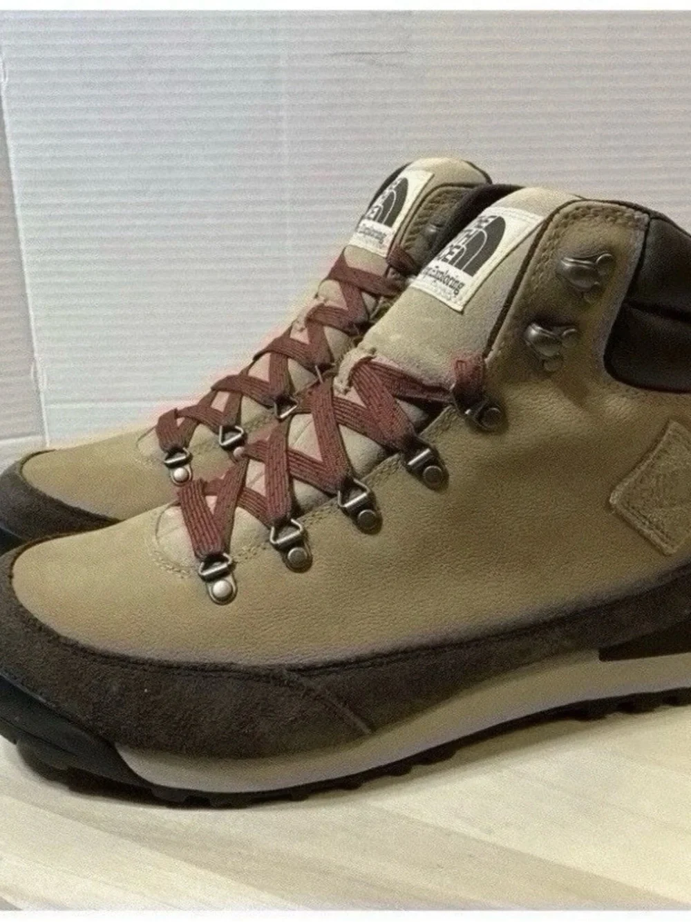 The North Face Men's 11.5 Back to Berkeley IV Leather WP rain snow winter Hiking